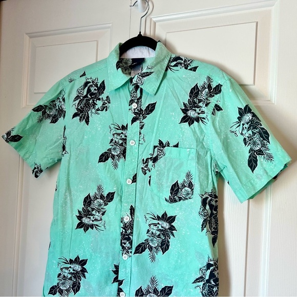 Star Wars Hawaiian Shirt Mint Green Floral Size Small Stormtroopers Darth Men's - Picture 5 of 9